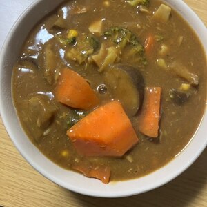 しめじがたっぷり入ったツナカレー♪